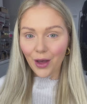 See how Medium shade sculpts fair skin tones—best contour powder to define cheekbones and combat oily eyelids.