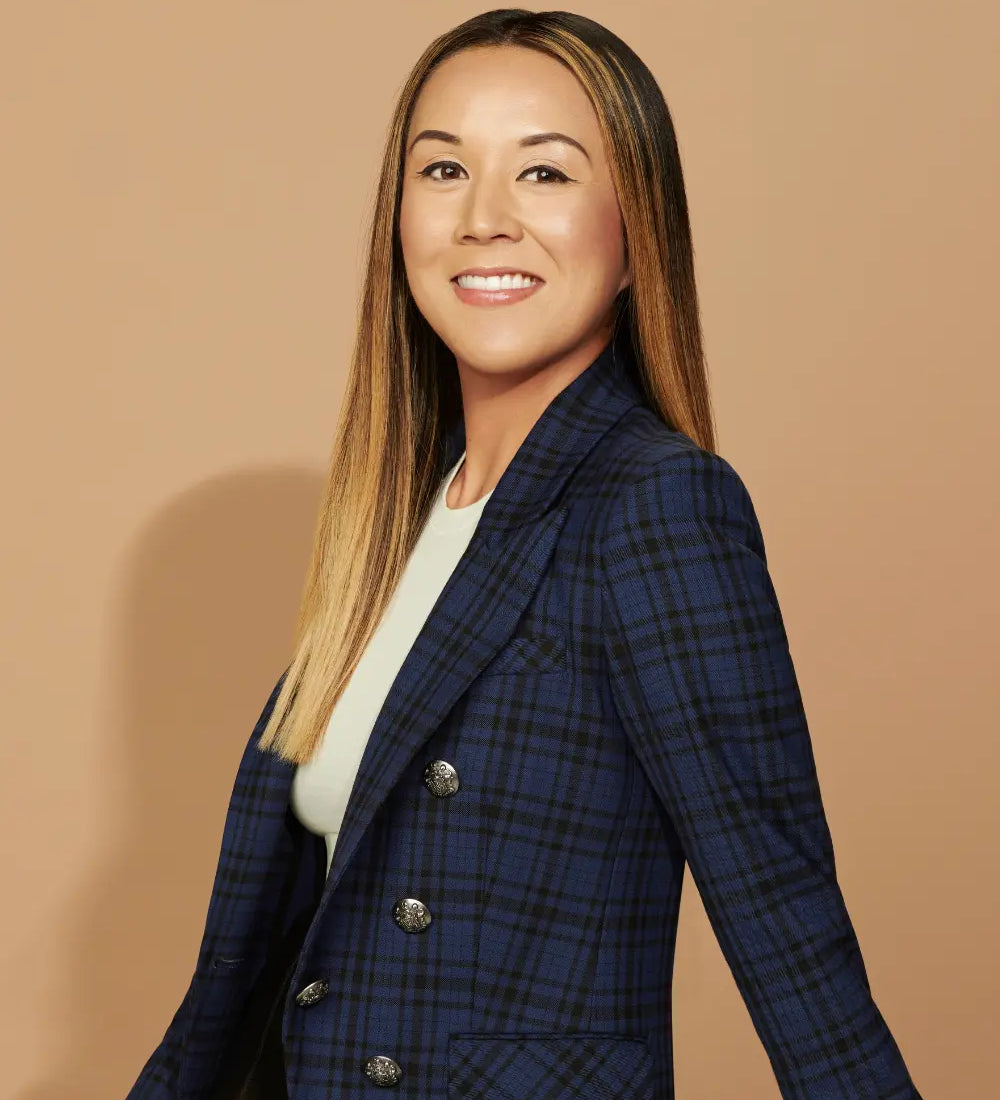 Makeup for Oily Skin: Behind the Scene with Our Chemist Founder