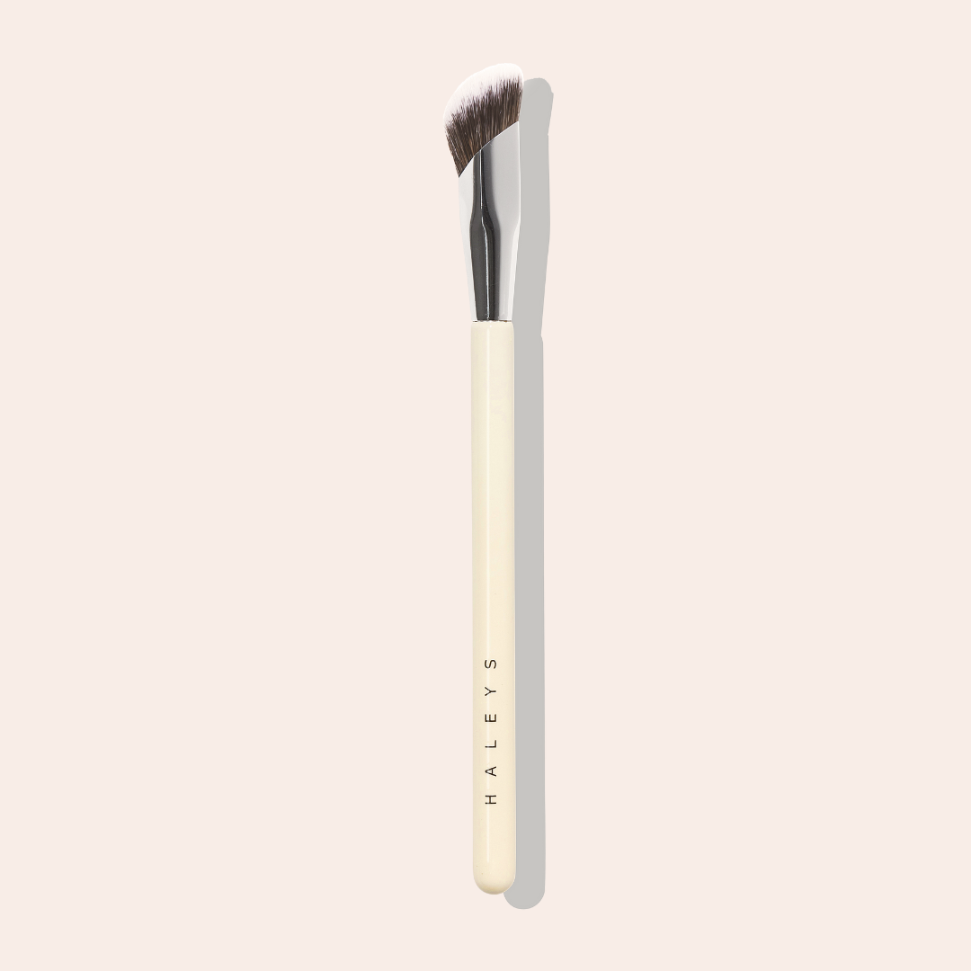 Concealer-brush-silo-NEW_81cd0a7a-73a3-450a-9144-2eb575158fa7.png